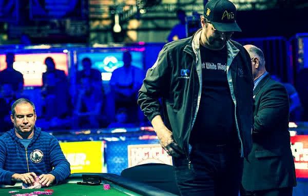 phil.hellmuth_3_d8af8-600x382.jpg