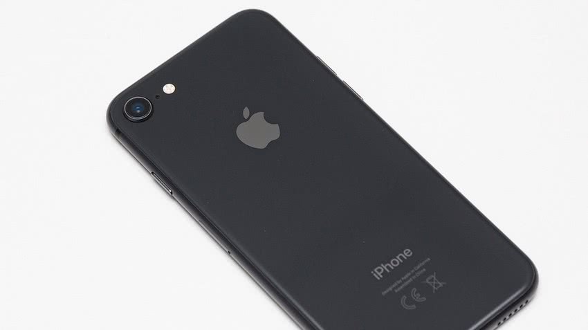iPhone 8, экшен-камера, турнир за $1 млн. Новые акции «Академии Покера»