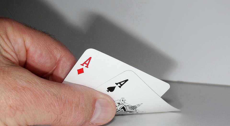 Какими картами можно играть в покер хоккей стратегии ставок
