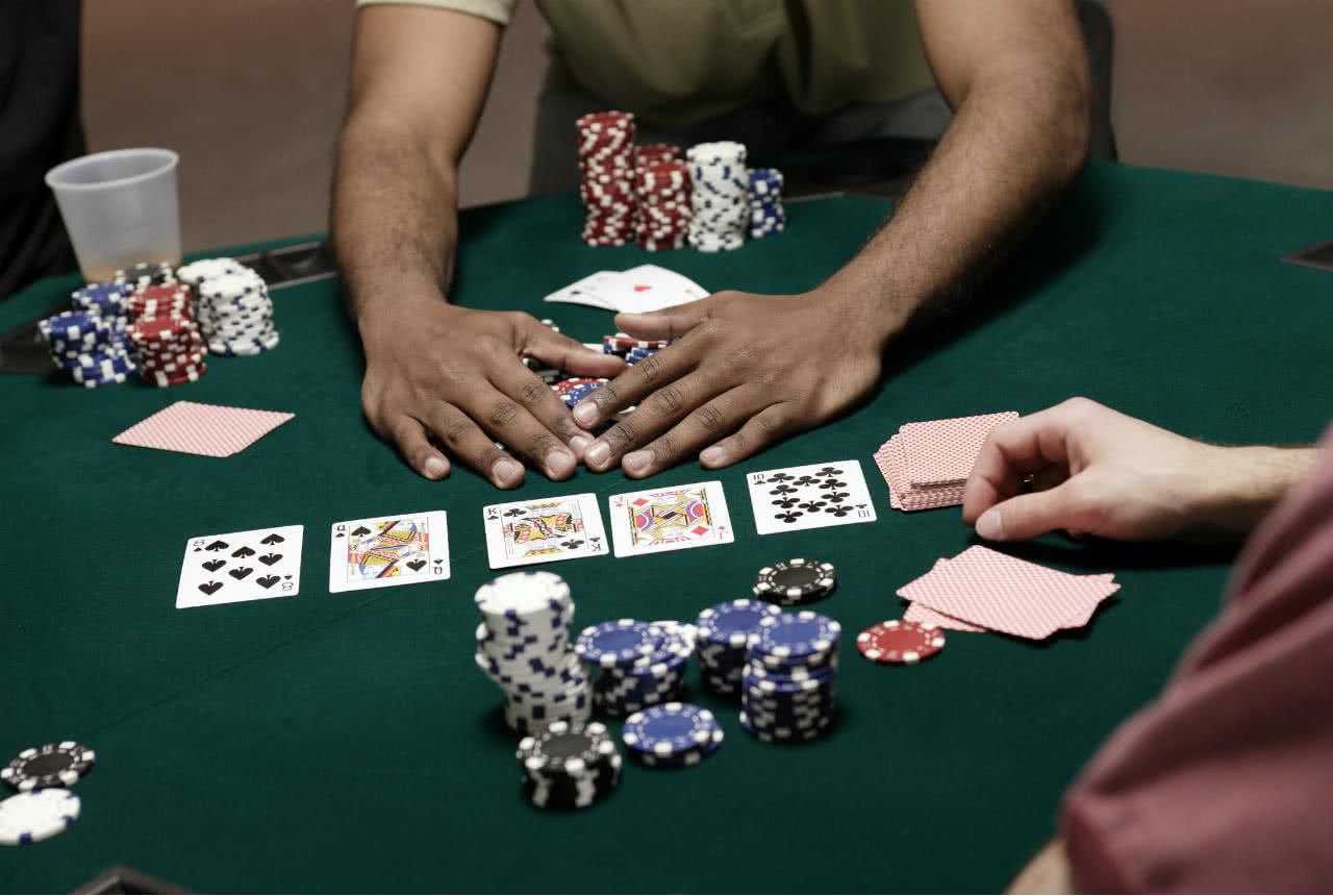 Какими картами можно играть в покер фонбет как перевести деньги на карту