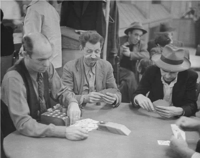 Dull Players 2 c4a93