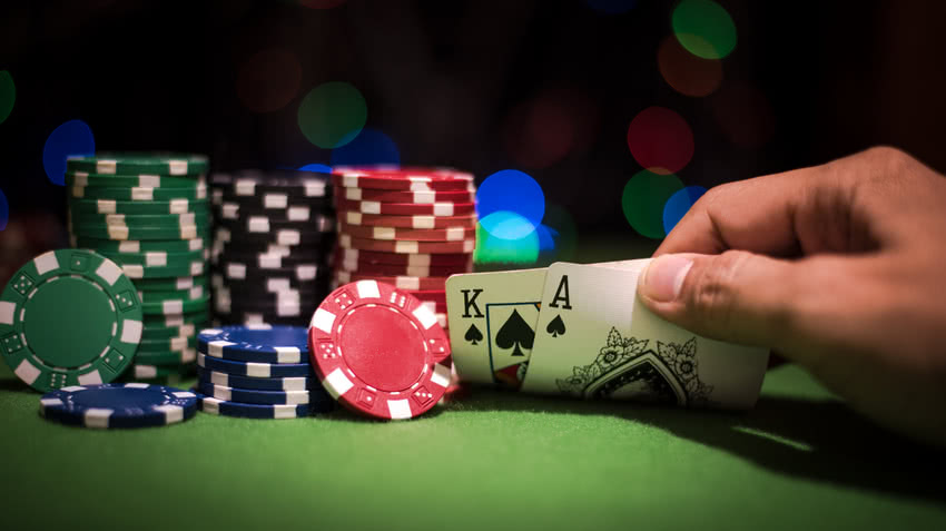 видео как играть в покер в казино